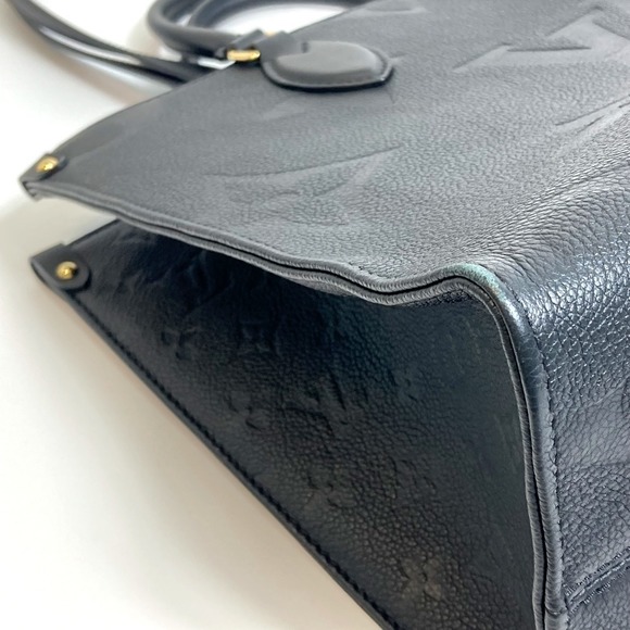 Louis Vuitton Empreinte Leather Onthego MM Tote Bag - Picture 5 of 9